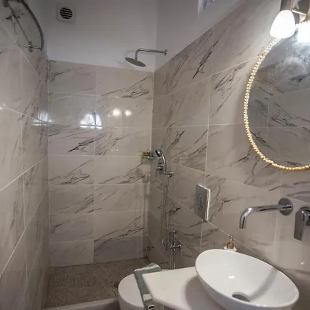 Georgia Apartment *